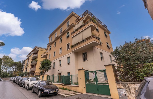 New and cozy apartment just minutes from Vatican City