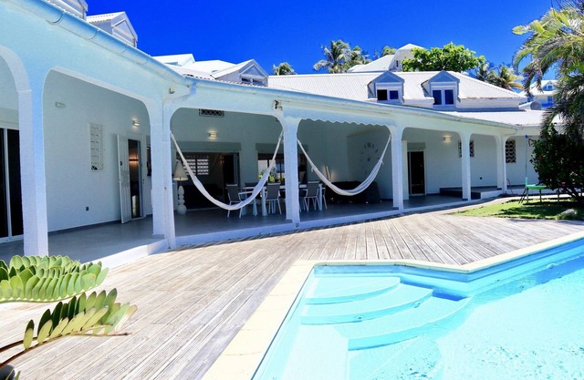 New announcement! Superb MORELLE villa, facing the sea, 50 metres from the beach