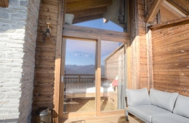 New apartment with 20% OFF THE ORIGINAL PRICE Magnificent brand new, high-standard 4-room apartment