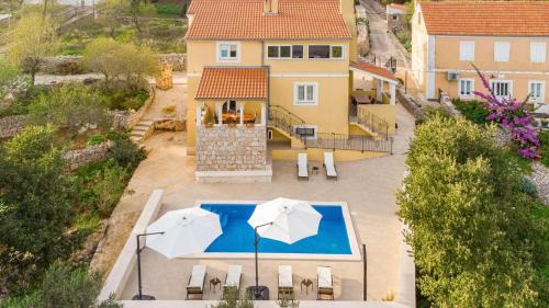 New apartments with an amazing pool