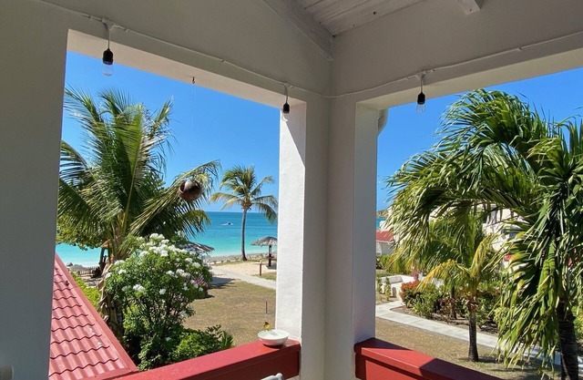 *New* Beach front newly renovated condo