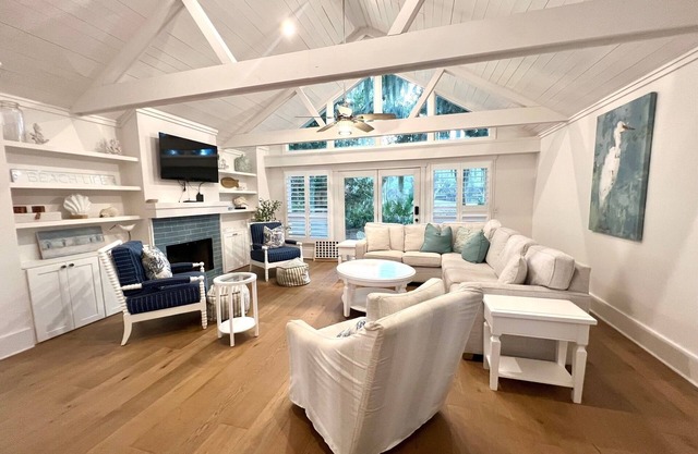 New! Beachhouse with Gazebo 0.5 to beach. LSV available for rent.