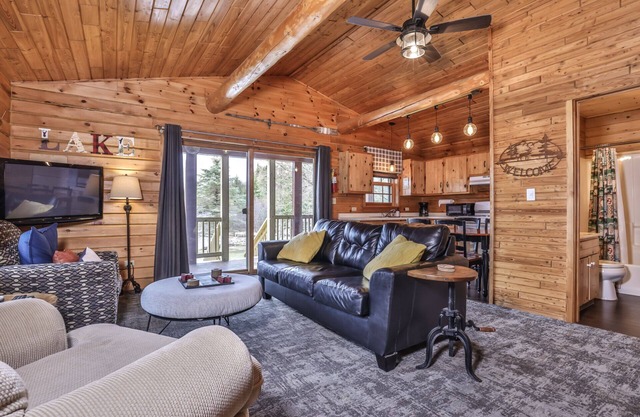 NEW! Charming cabin on Cisco Chain of Lakes