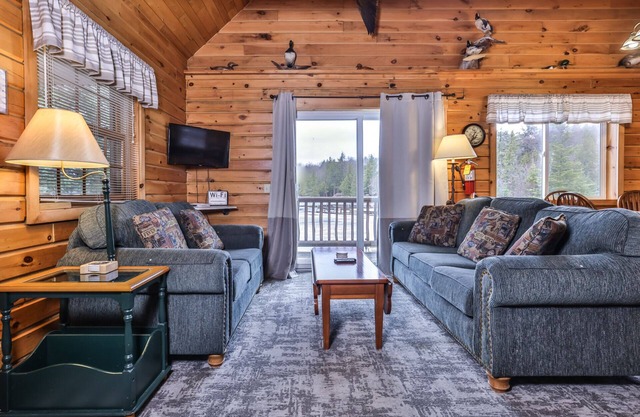 NEW! Charming cabin on Cisco Chain of Lakes