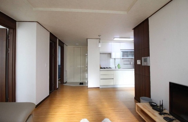 [NEW! CHEONGDAM PORSCHE - 3BDR2BATH 5MIN WALK!