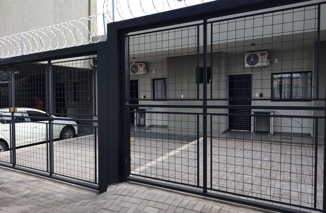 New close to the center, shopping boulevard and main avenues