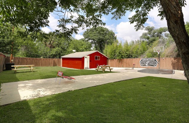 NEW! Cozy Tobin Hill Guest House Near Pearl & River Walk!
