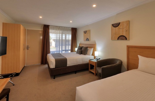 New Crossing Place Motel & Apartments