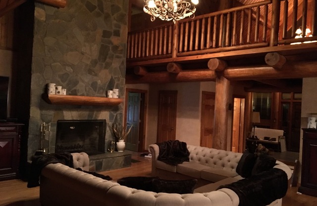 NEW Designer Log Cabin, Ridge Top Views, Highlands & MORE