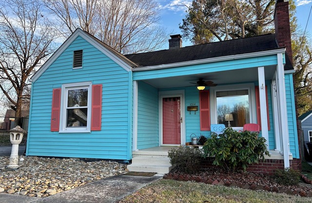 New! Downtown Burlington Bungalow, close to Elon!