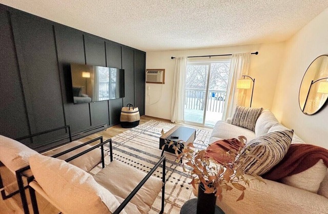 NEW - Great Location - Family Friendly - Garage - Spacious