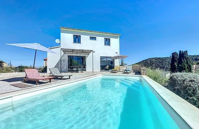 NEW HOUSE WITH HEATED POOL VIEW ON THE BARAGE and Ile Rousse