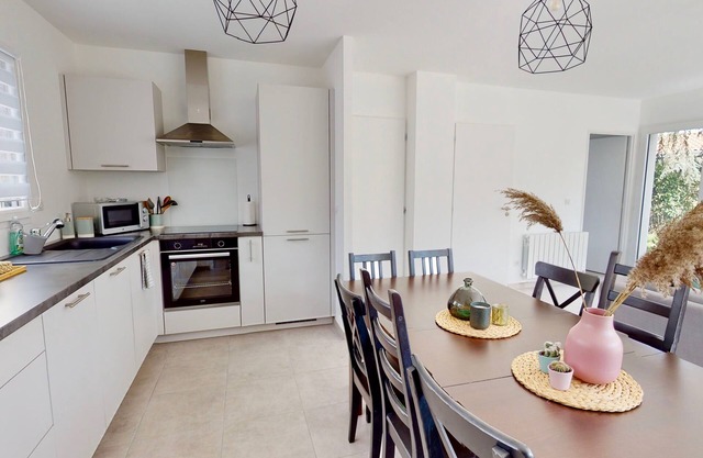 New house 12 pers 20mn from Lyon/25mn from Eurexpo