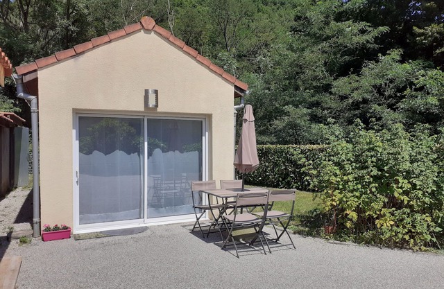 NEW INDEPENDENT STUDIO in the middle of several points of interest. FOIX MONTSEGUR
