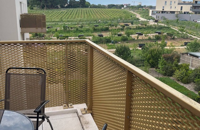 New "K" residence, 10 mn from train station, near St Roch clinic, parking space