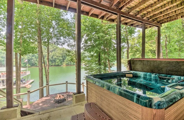 NEW! Lakefront Seneca Hideaway w/Fire Pit & Decks