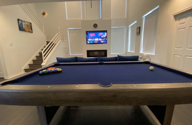 NEW LISTING ‼️4BDR CONTEMPORARY HOME WITH POOL TABLE & MEDIA ROOM🎱🎞
