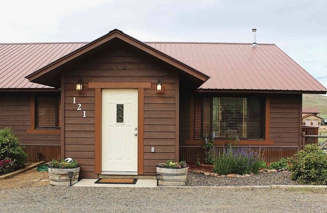 NEW LISTING! Cozy Home w/views near Hartman Rocks Recreation Area!