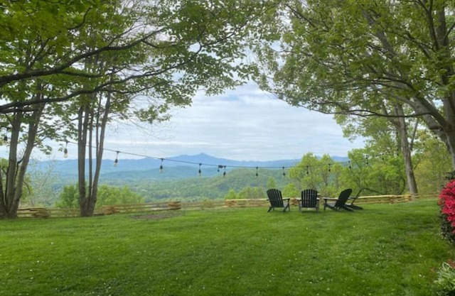 NEW LISTING! Hot Tub, 4 private acres, Amazing Views