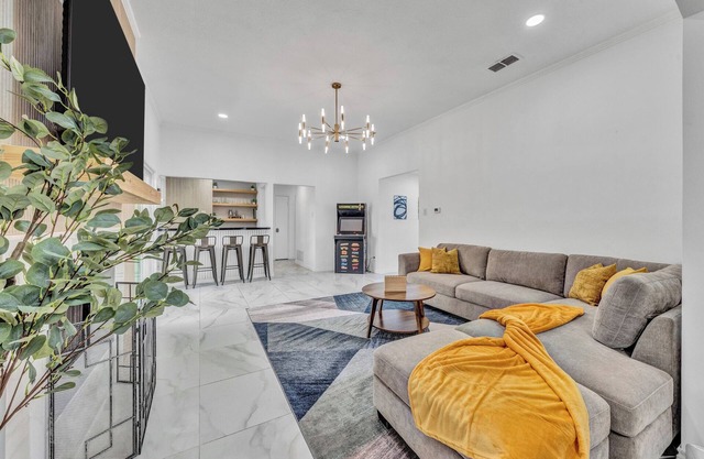 NEW Lush Haven 4BR Pool, Games, Near Lake & DFW
