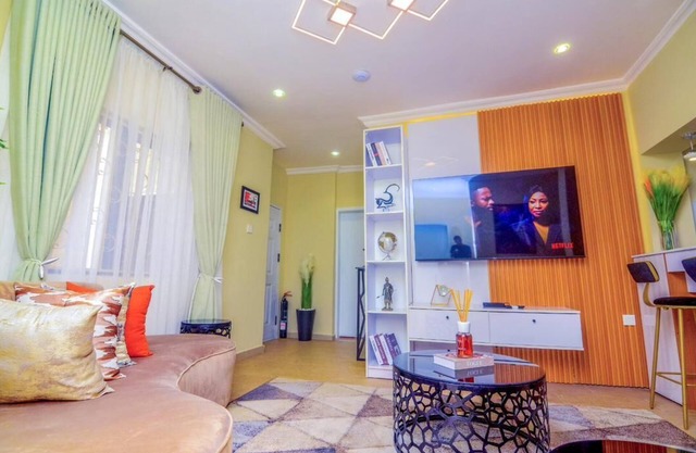 New Luxury Game Oasis: Wi-Fi,PS5,King Bed with a Double Bed 2 bedroom and 2 bath
