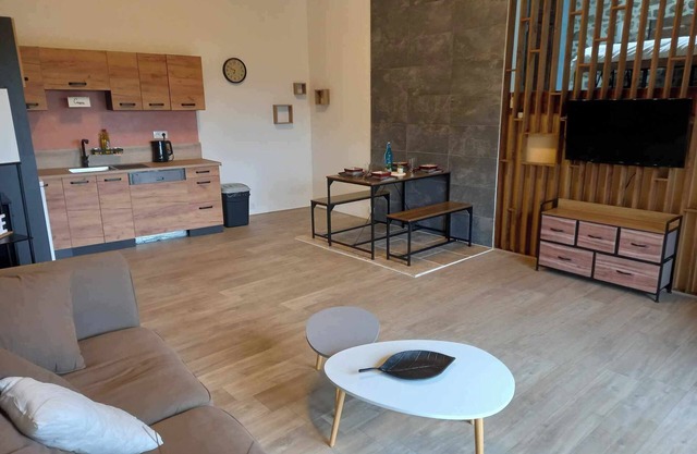 New: Maison Neuve Coeur Parc Naturel Terrace/Garden Pets welcome