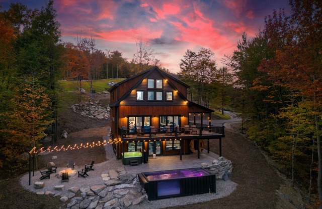 NEW Marty's Magic Haus Ski, Bike & Hike Retreat