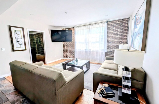 New Modern 2 BR in Excellent Location (201)