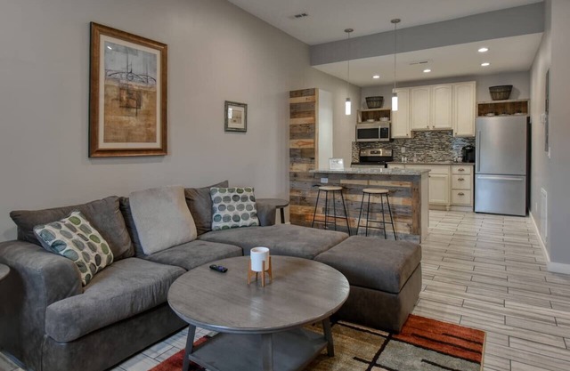 New, modern & chic, upscale apartment