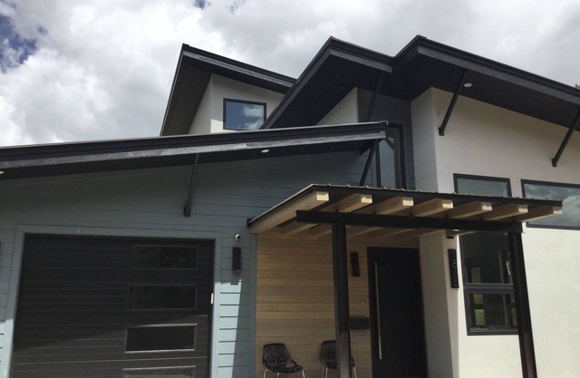 New modern luxury home with incredible views. Closest in town to ohv rd with EV