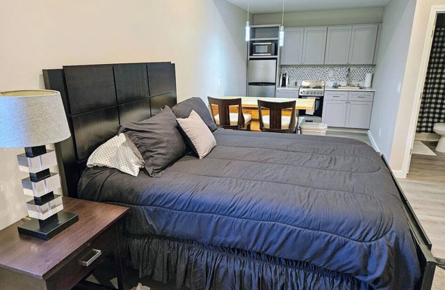 New Modern Studio in Maryville (Unit 105)