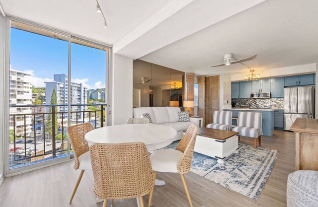 [New]Ocean + Sunset Views | Parking | Kitchen | WD