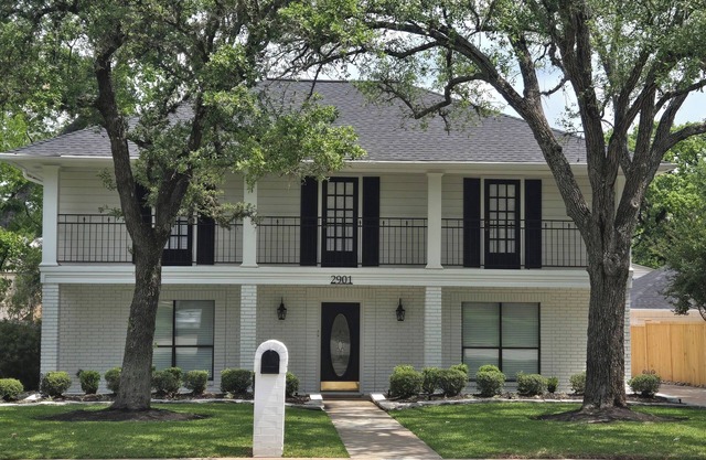 New Orleans fashion and flare with cozy southern charm.