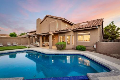 NEW Paradise Park Htd Pool Spa Games BBQ