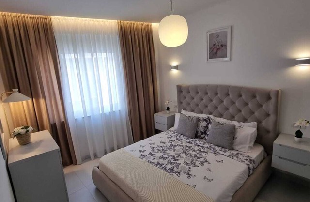 New refurbished apartment in a luxury complex