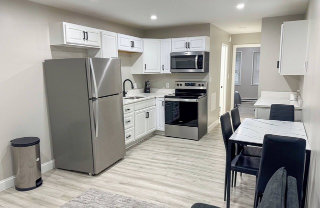 New Remodel - 1st Floor - Mins to DHMC & Hanover