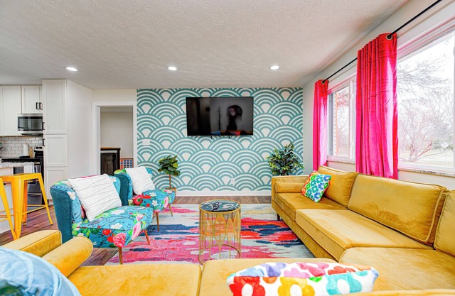 NEW Retreat 4-bedroom Indianapolis Dreamhouse with Hot tub & Pets ok
