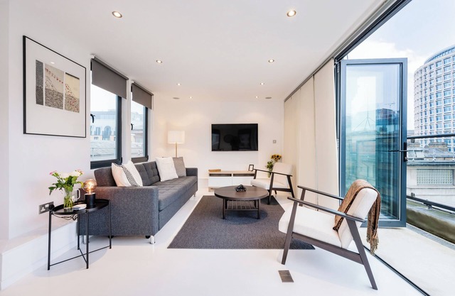 New/Spacious 3 Bedr Penthouse w/Terrace Covent Gdn