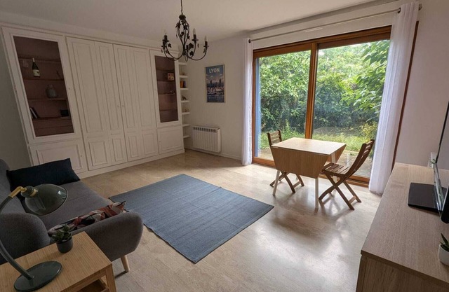 New! Studio with private garden - Caluire proche croix rousse. Garage available