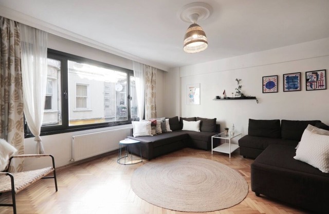 NEW! Stunning 3BR Flat located in the heart of IST