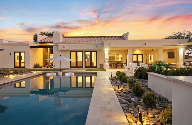 NEW! SWSS Cactus Crown: 7BR Estate, Sport Court, Chef's Kitchen, Pool, Hot Tub, & Fun Games