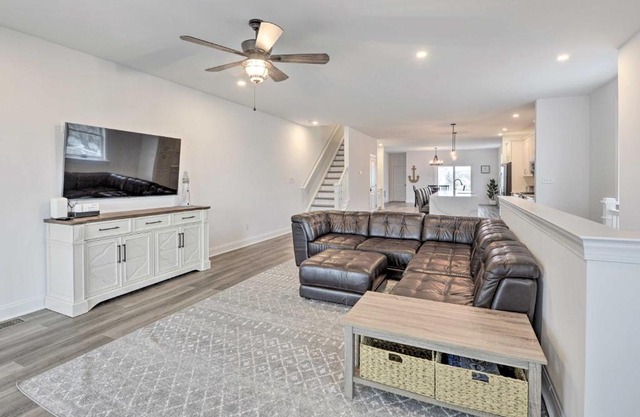 New Townhome Less Than Half Mi to Beach!