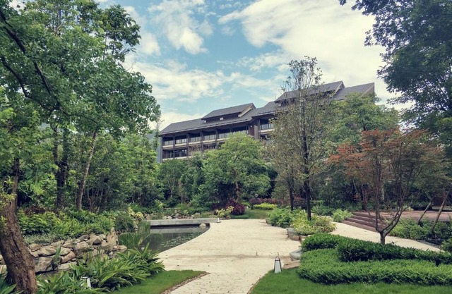 New World Qingyuan Hotel -formerly KHOS QINGYUAN