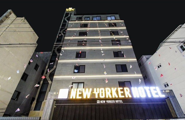 New Yorker Hotel