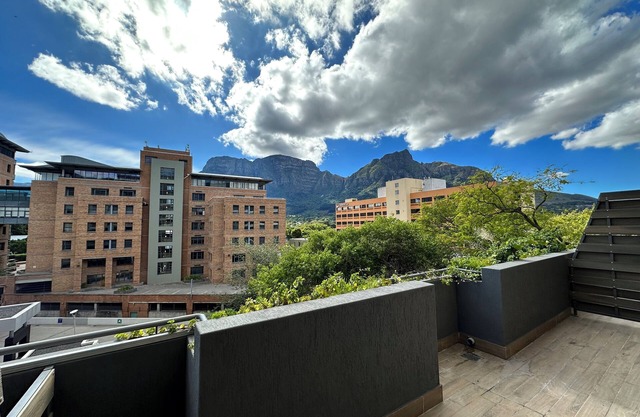 Newlands Peak Studio Apartment