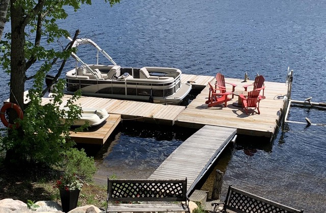 Newly built 4 bedroom/3 bath Lake Front Cottage in a private setting