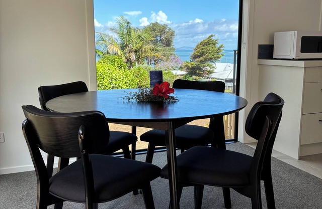 Newly built self-contained auxiliary unit in awesome Thornton Bay
