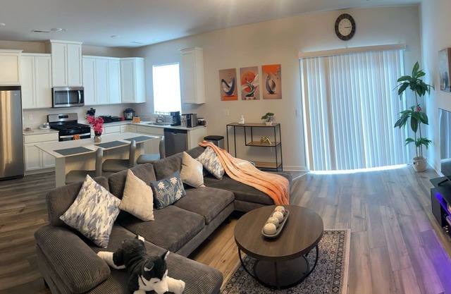 Newly Constructed 3-bedroom townhome with AC, WiFi,Smart TVs, Garage Opener