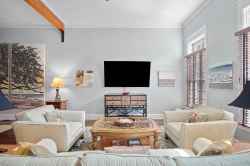 Newly Listed - Charming Retreat in Habersham