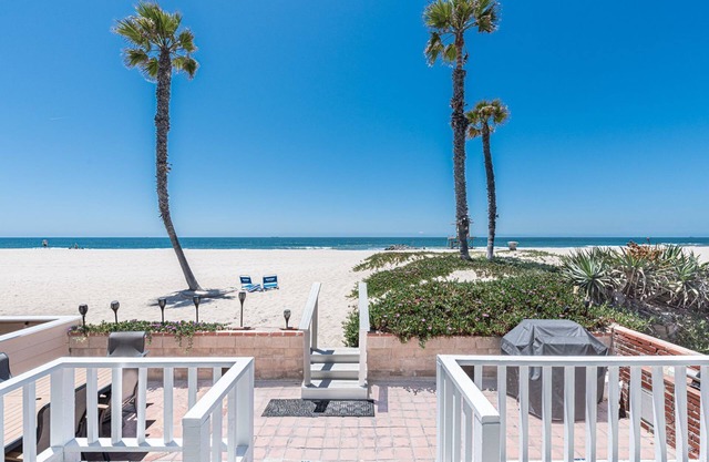 Newly Listed: Single family oceanfront cottage! Directly on the sand.